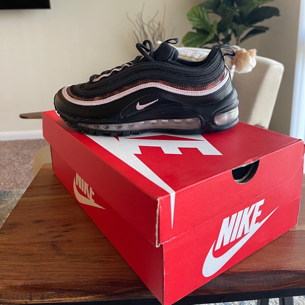 Women’s Nike Air Max 7